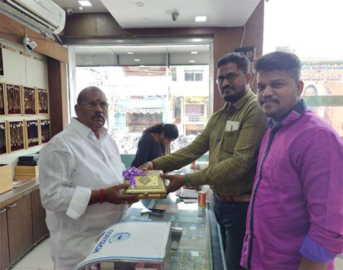 The team at Hyderabad Gems & Jewellery is honoured and delighted to invite SRI ‘KAPALAVAYI VIJAYA KUMAR.