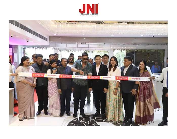 Kalyan Jewellers’ new stores in Lucknow have been unveiled by Ajay Devgn.