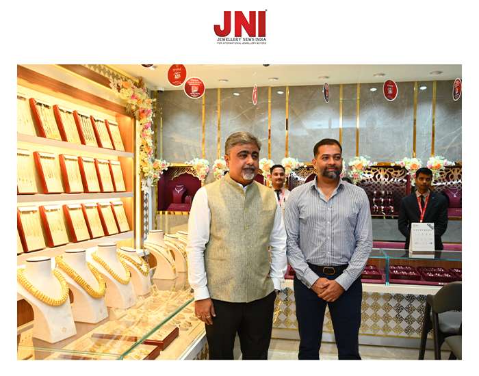 Khimji Jewellers opens their new showroom in Bhubaneswar.